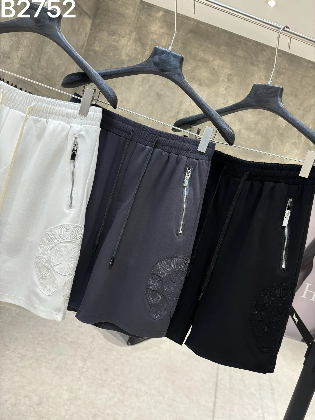 New Arrival ， ， logo。 ， ， ， ， Breathable， ， ：White Black Gray Sizes：M-4XL
